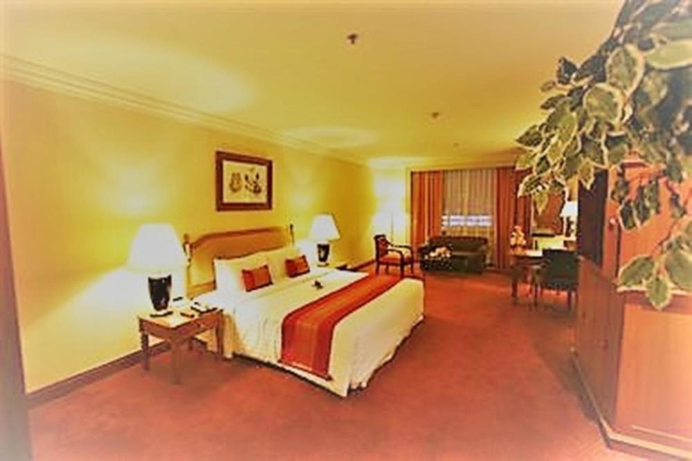 Khách sạn Golden Tulip Sovereign 4*