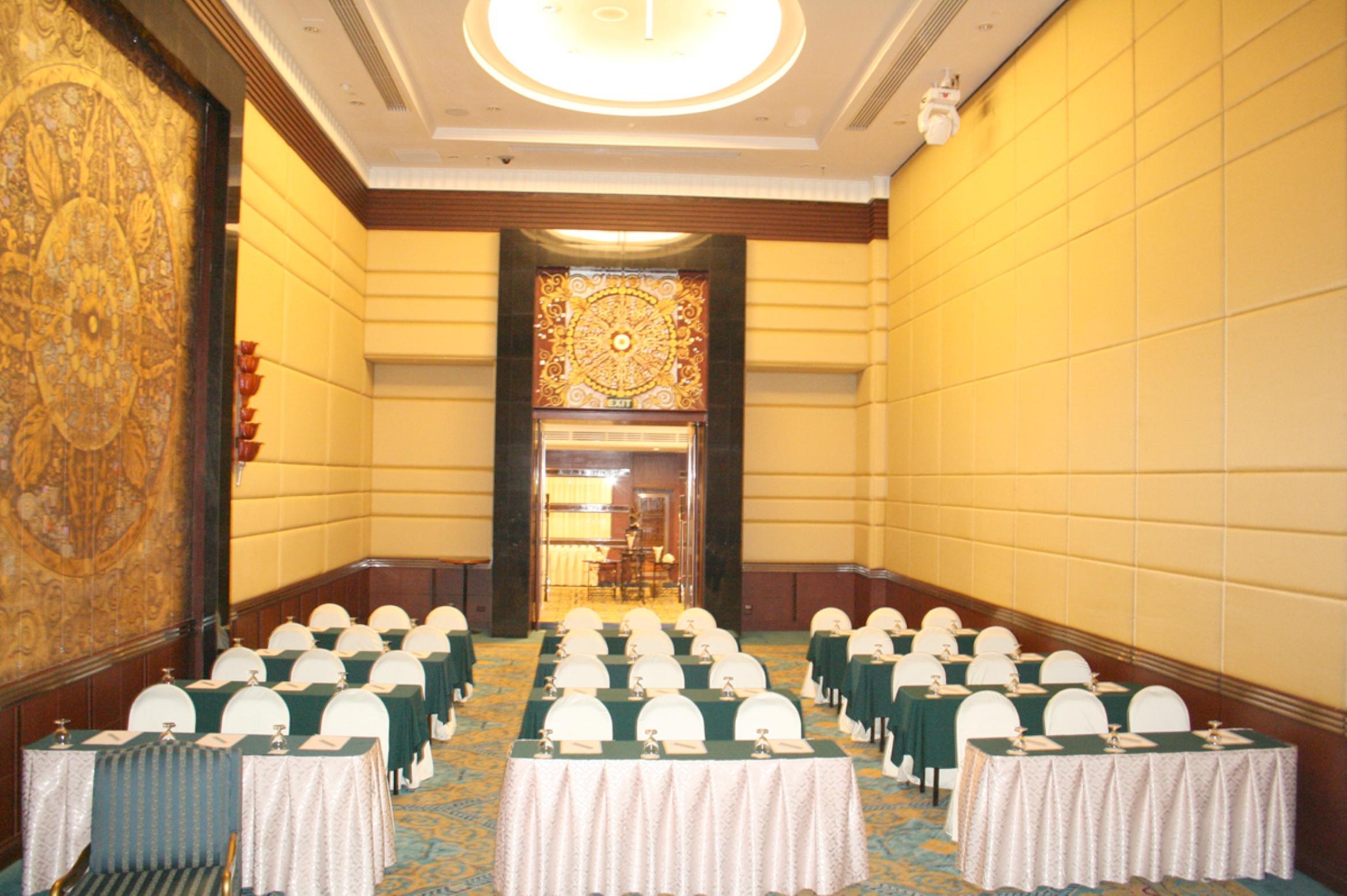 Golden Tulip Sovereign Khách sạn Bangkok