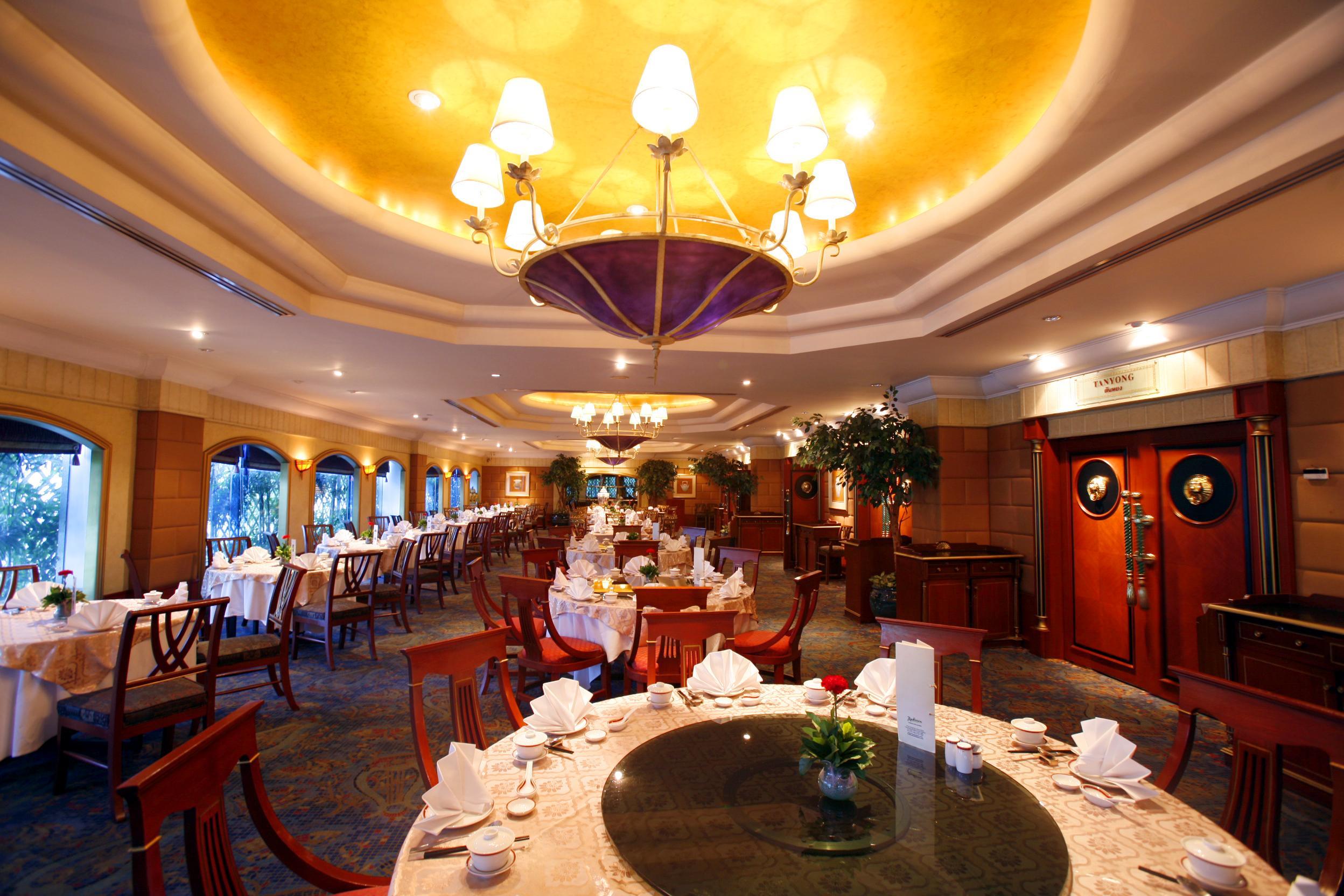 Golden Tulip Sovereign Khách sạn Bangkok