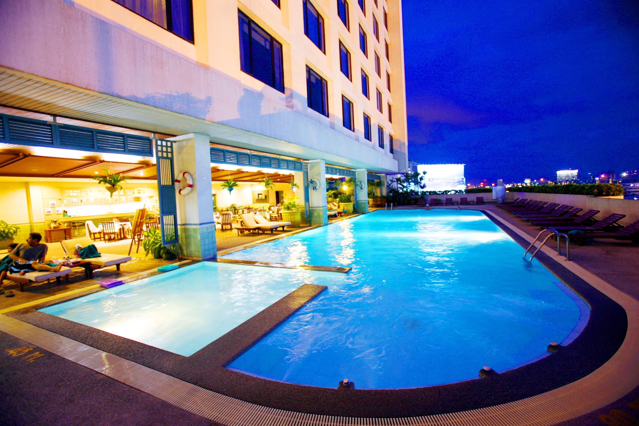 Golden Tulip Sovereign Khách sạn Bangkok