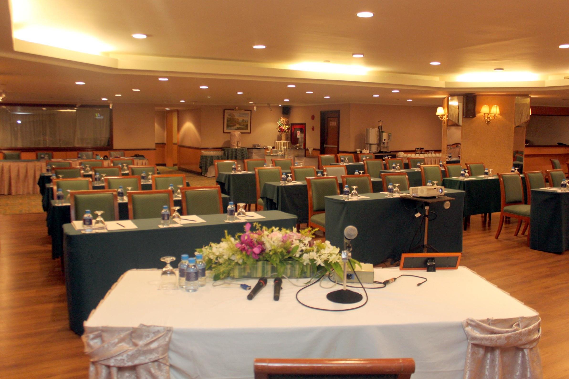 Golden Tulip Sovereign Khách sạn Bangkok