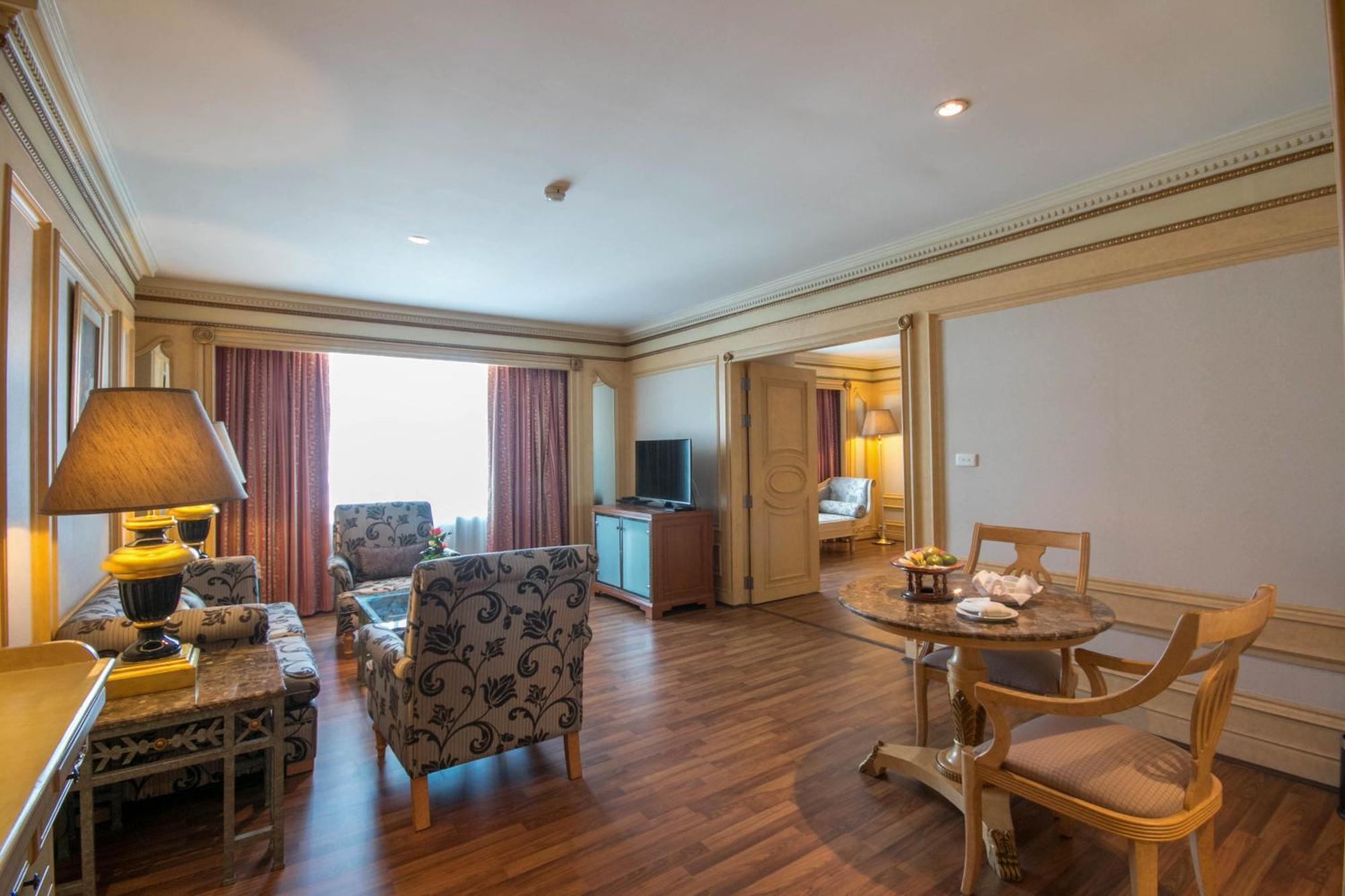 Khách sạn Golden Tulip Sovereign 4*